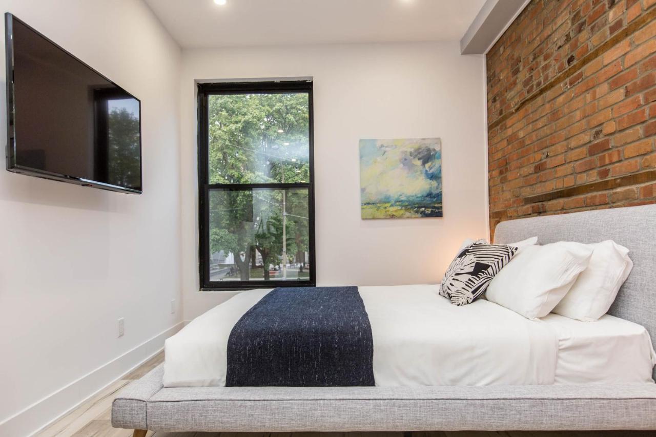 Lofts Du Parc Lahaie Montreal Bagian luar foto