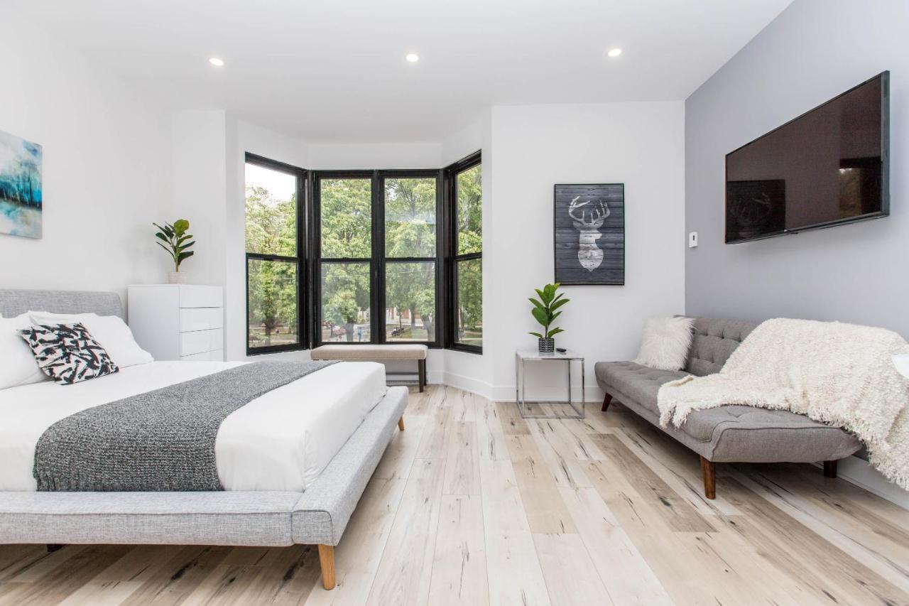Lofts Du Parc Lahaie Montreal Bagian luar foto