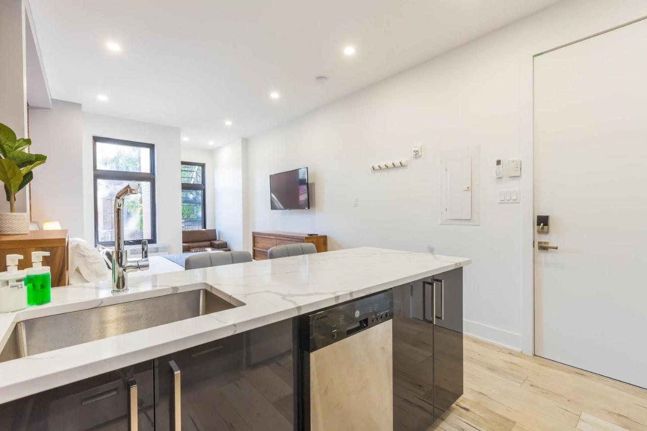 Lofts Du Parc Lahaie Montreal Bagian luar foto